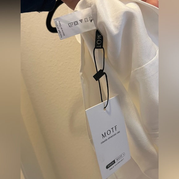 NWT Motf structured sleeveless cowl neck white tank - zip back - Picture 3 of 10